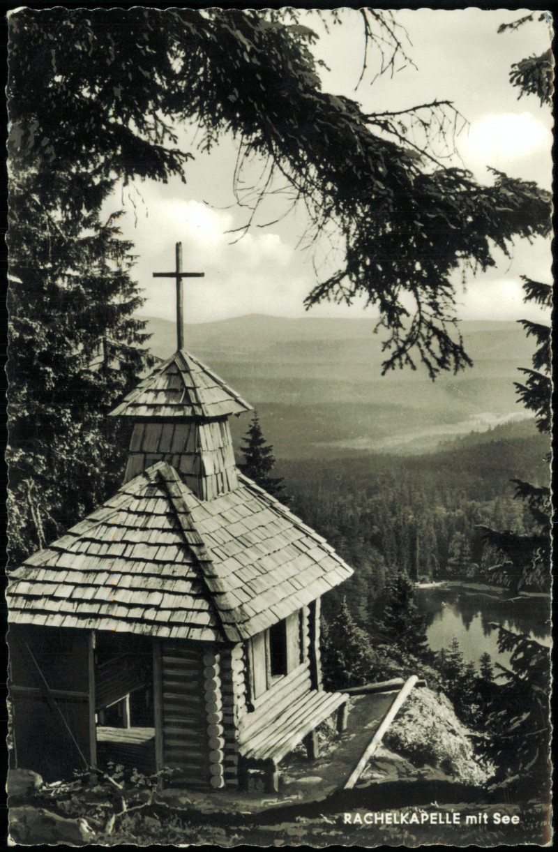 vergrößern: Bildseite historische Ansichtskarte von 1963: Rachelkapelle mit See:: Sankt Oswald-Riedlhütte