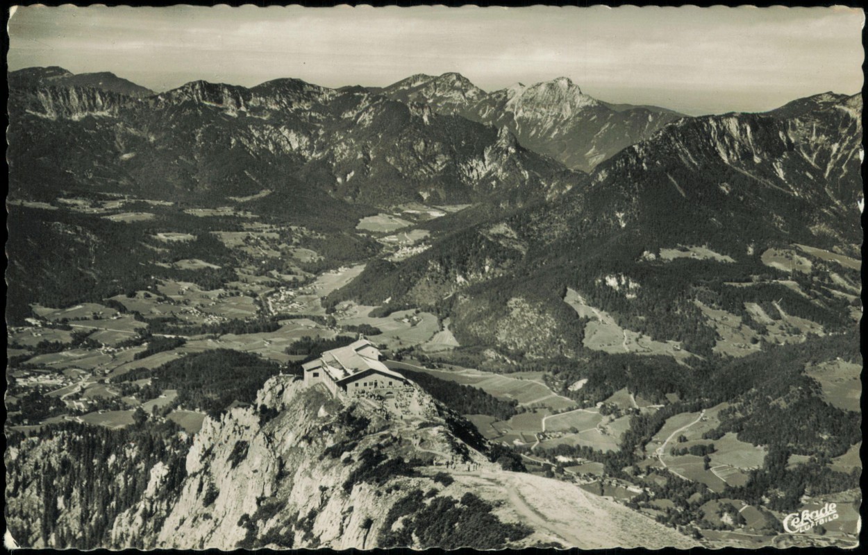 vergrößern: Bildseite historische Ansichtskarte von 1959: Luftbild Fliegeraufnahme Kehlsteinhaus:: Berchtesgaden
