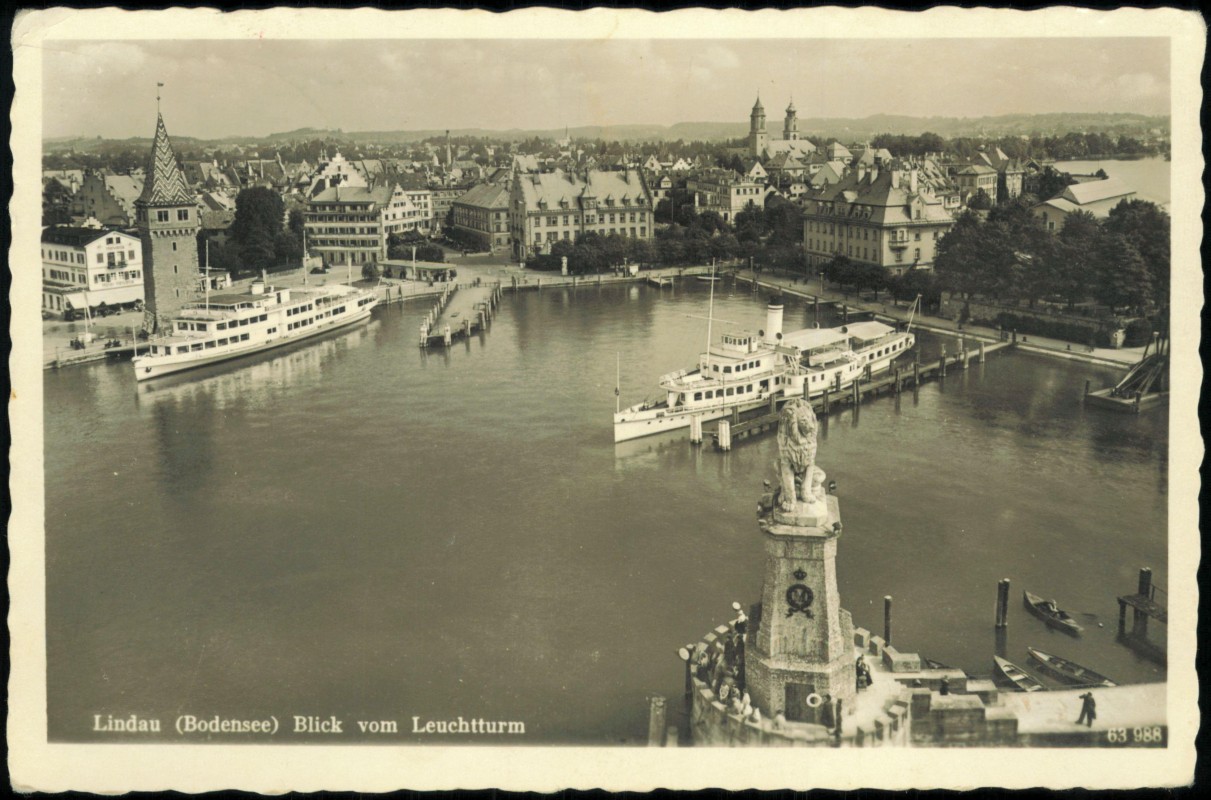 vergrößern: Bildseite historische Ansichtskarte von 1964: Blick vom Leuchtturm Hafen Dampfer:: Lindau (Bodensee)