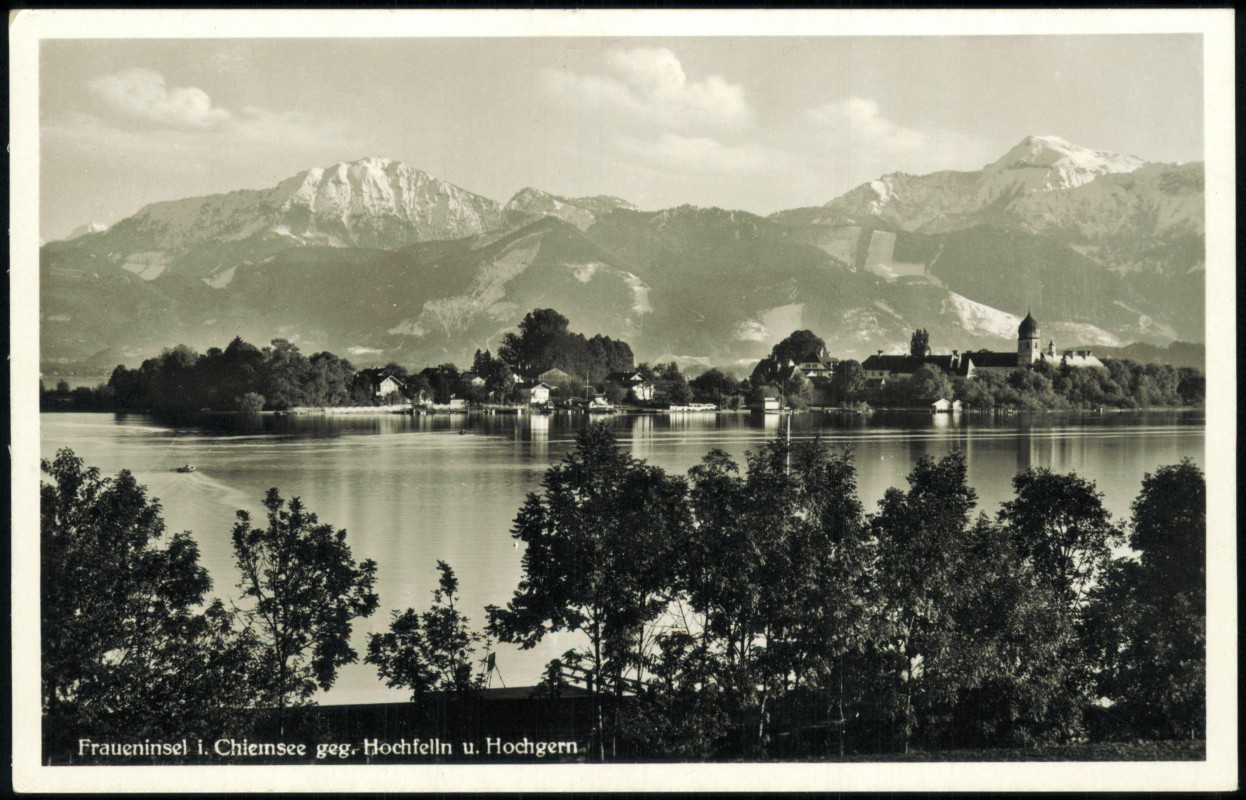 vergrößern: Bildseite historische Ansichtskarte von 1953: Fraueninsel i. Chiemsee gegen Hochfelln u. Hochgern:: Chiemsee