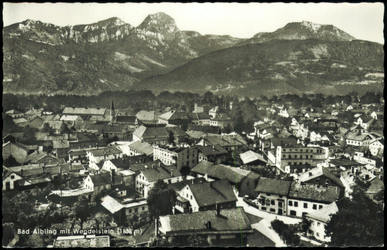 vergrößern: Bildseite historische Ansichtskarte von 1962: Stadtblick mit Wendelstein (1838 m):: Bad Aibling