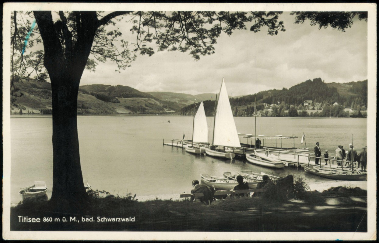 vergrößern: Bildseite historische Ansichtskarte von 1953: Anlegestelle Segelboote Titisee:: Titisee-Neustadt