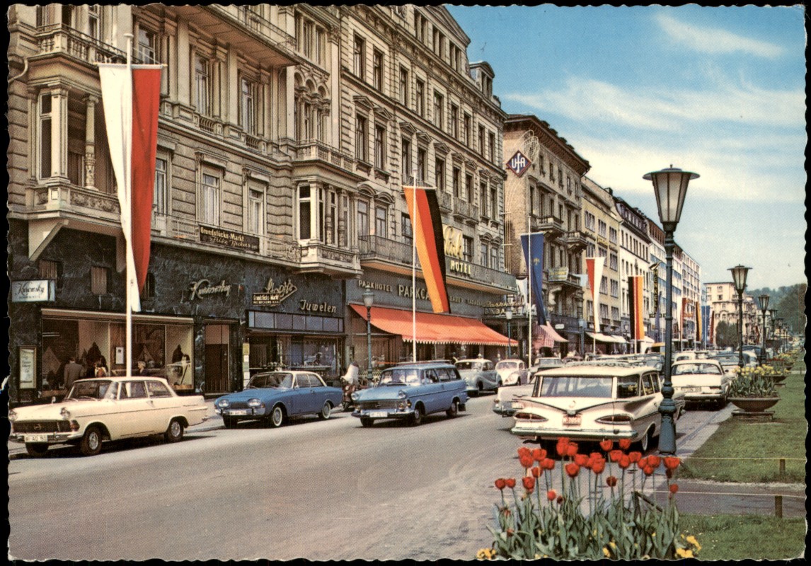 zoom: Image side vintage Postcard from 1971: Wilhelmstraße Geschäfte Auto:: Wiesbaden