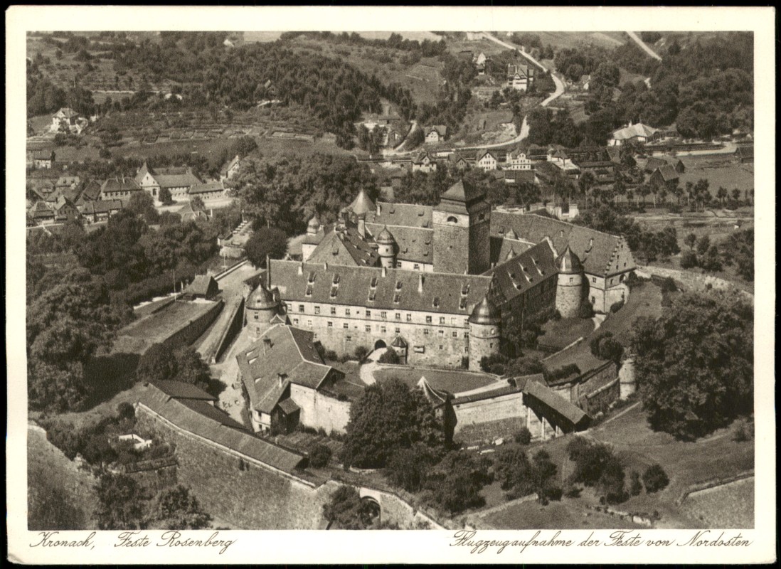 vergrößern: Bildseite historische Ansichtskarte von 1940: Feste Rosenberg Flugzeugaufnahme Luftaufnahme:: Kronach