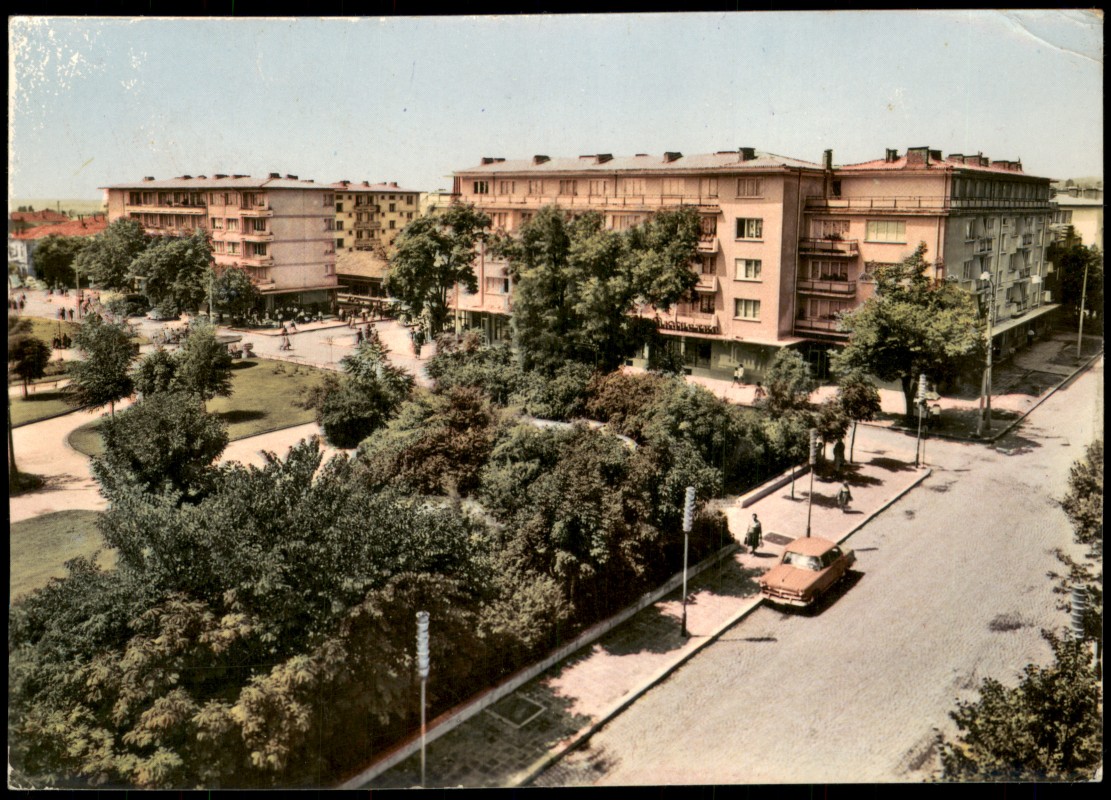 zoom: Image side vintage Postcard from 1963: Stadtansicht mit modernen Wohngebäuden und Parkanlagen:: Stara Zagora