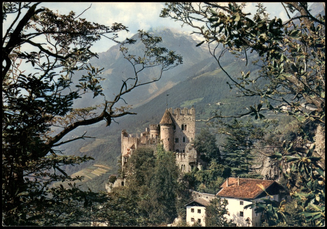 zoom: Image side vintage Postcard from 1970: Panorama Castelfontana Brunnenburg:: Merano