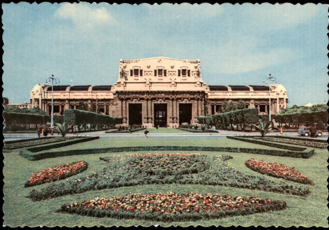 zoom: Image side vintage Postcard from 1960: Hauptbahnhof Stazione Centrale La Gare central The Station:: Milan