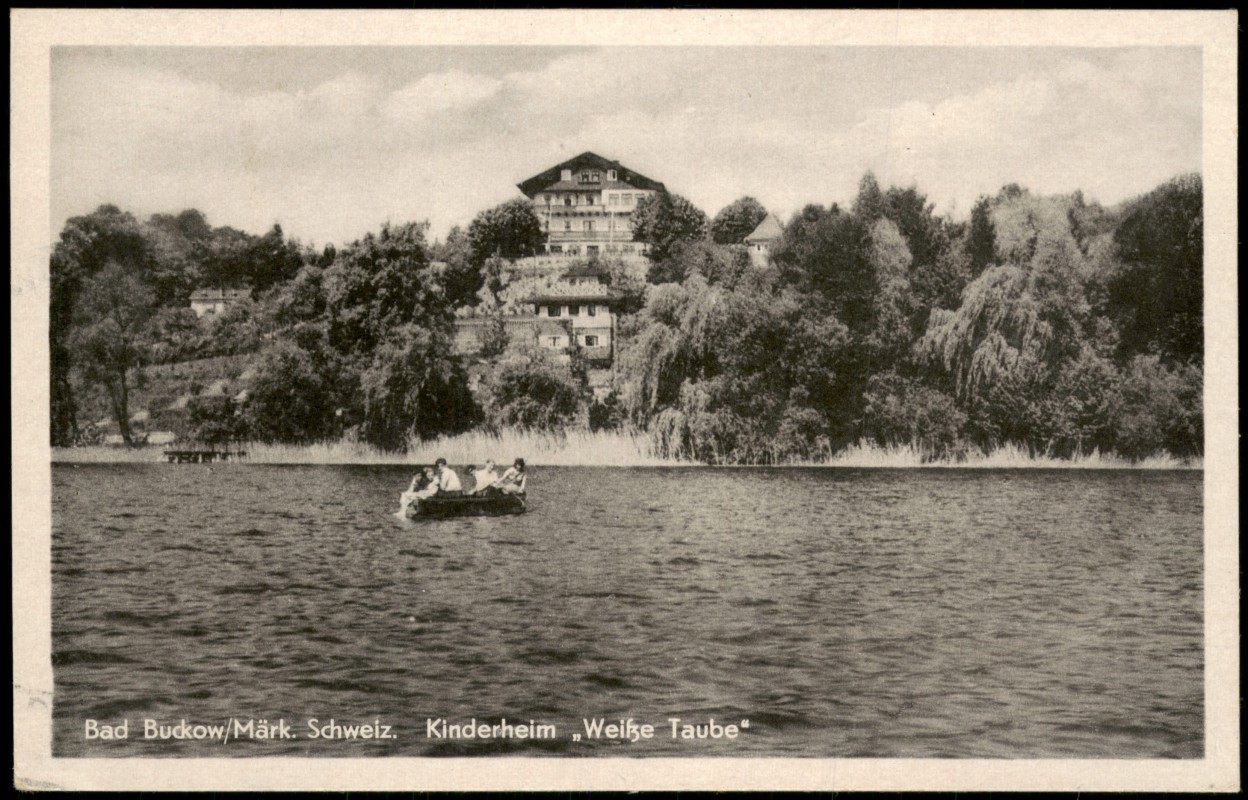 zoom: Image side vintage Postcard from 1956: Partie am Kinderheim Weiße Taube zur DDR-Zeit:: Buckow (Märkische Schweiz)