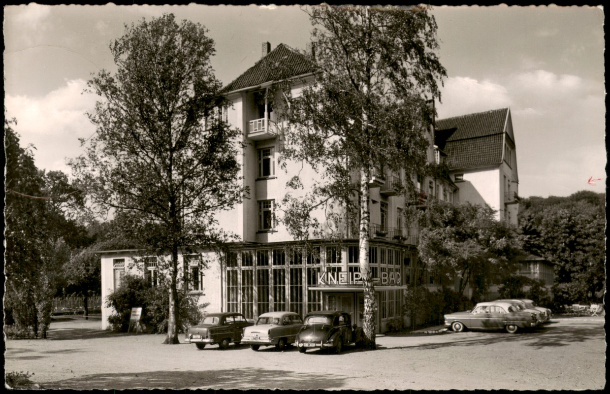 zoom: Image side vintage Postcard from 1963: Kurhaus, Autos davor:: Bad Malente-Gremsmühlen-Malente