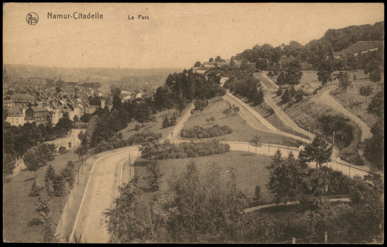 vergrößern: Bildseite historische Ansichtskarte von 1915: Panorama der Citadelle und des Parks, Namur:: Namur