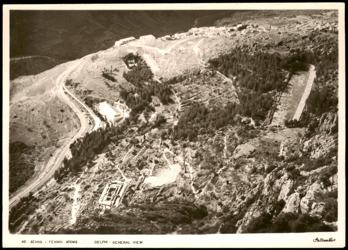 zoom: Image side vintage Postcard from 1960: Gesamtansicht der archäologischen Stätte mit Theater und Stadion:: Delphi