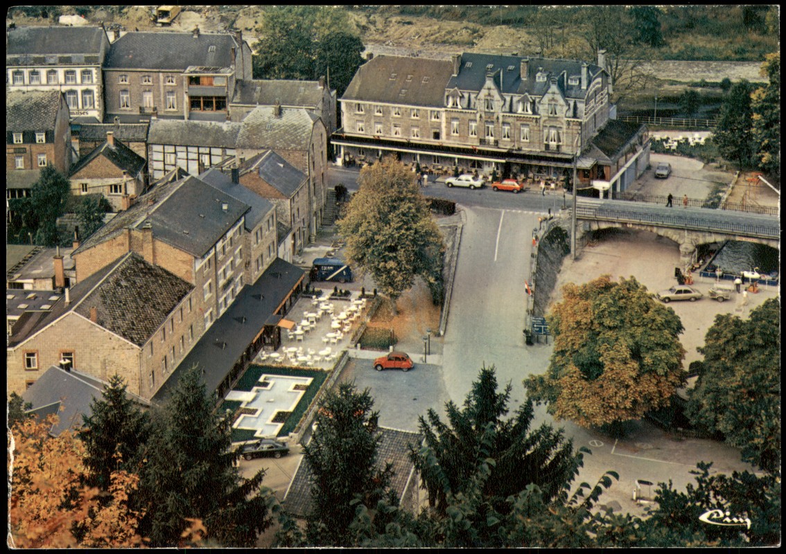 zoom: Image side vintage Postcard from 1980: Hotel des Roches und Stadtansicht, Durbuy:: Durbuy