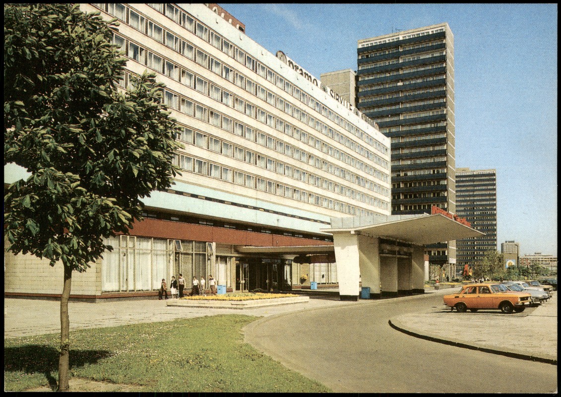 zoom: Image side vintage Postcard from 1989: Interhotel "Stadt Halle" zur DDR-Zeit:: Halle, Saxony-Anhalt