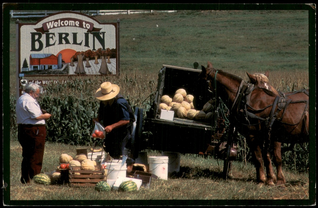 zoom: Image side vintage Postcard from 1998: Berlin, Ohio
