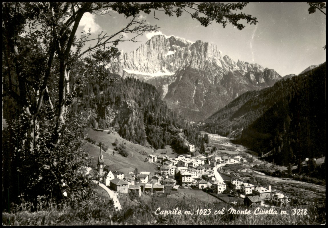 vergrößern: Bildseite historische Ansichtskarte von 1940: Ortsansicht Caprile mit Monte Civetta:: Caprile