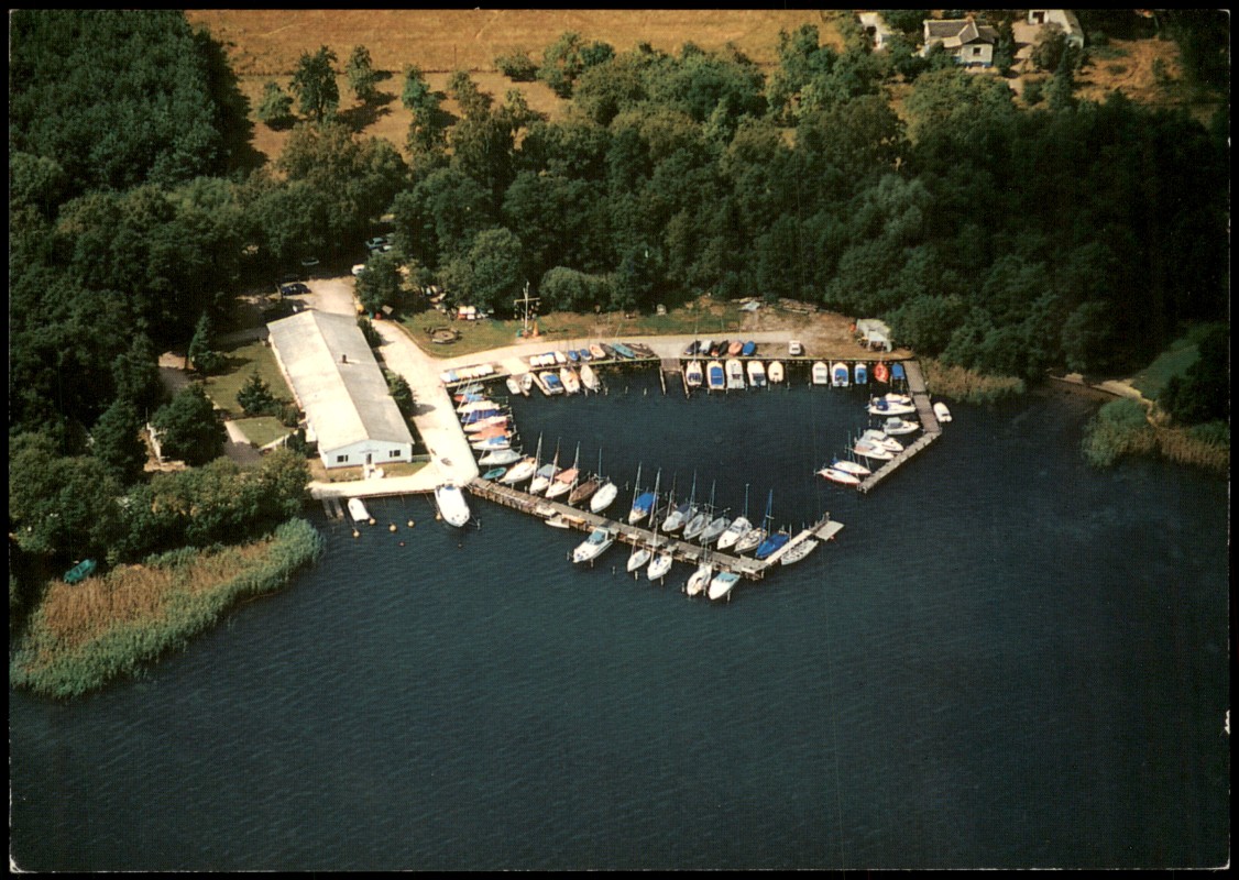 zoom: Image side vintage Postcard from 1995: Luftbild mit Wassersportverein Stille Bucht von Kamerun:: Waren (Müritz)