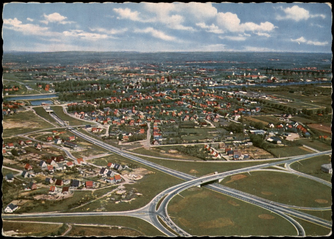 zoom: Image side vintage Postcard from 1965: Luftbild Rendsburg mit Kanaltunnel und Hochbrücke:: Rendsburg