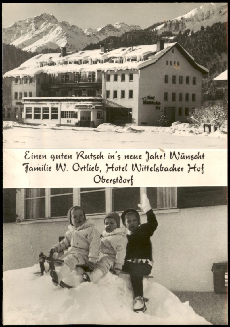 zoom: Image side vintage Postcard from 1955: Hotel Wittelsbacher Hof und Kinder auf Schlitten:: Oberstdorf