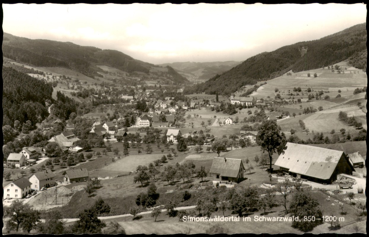 zoom: Image side vintage Postcard from 1972: Panorama-Ansicht Simonswäldertal im Schwarzwald:: Simonswald