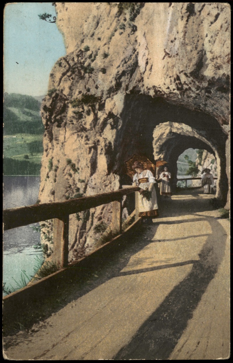 zoom: Image side vintage Postcard from 1909: Tunnel an der Kienbergwand:: Mondsee