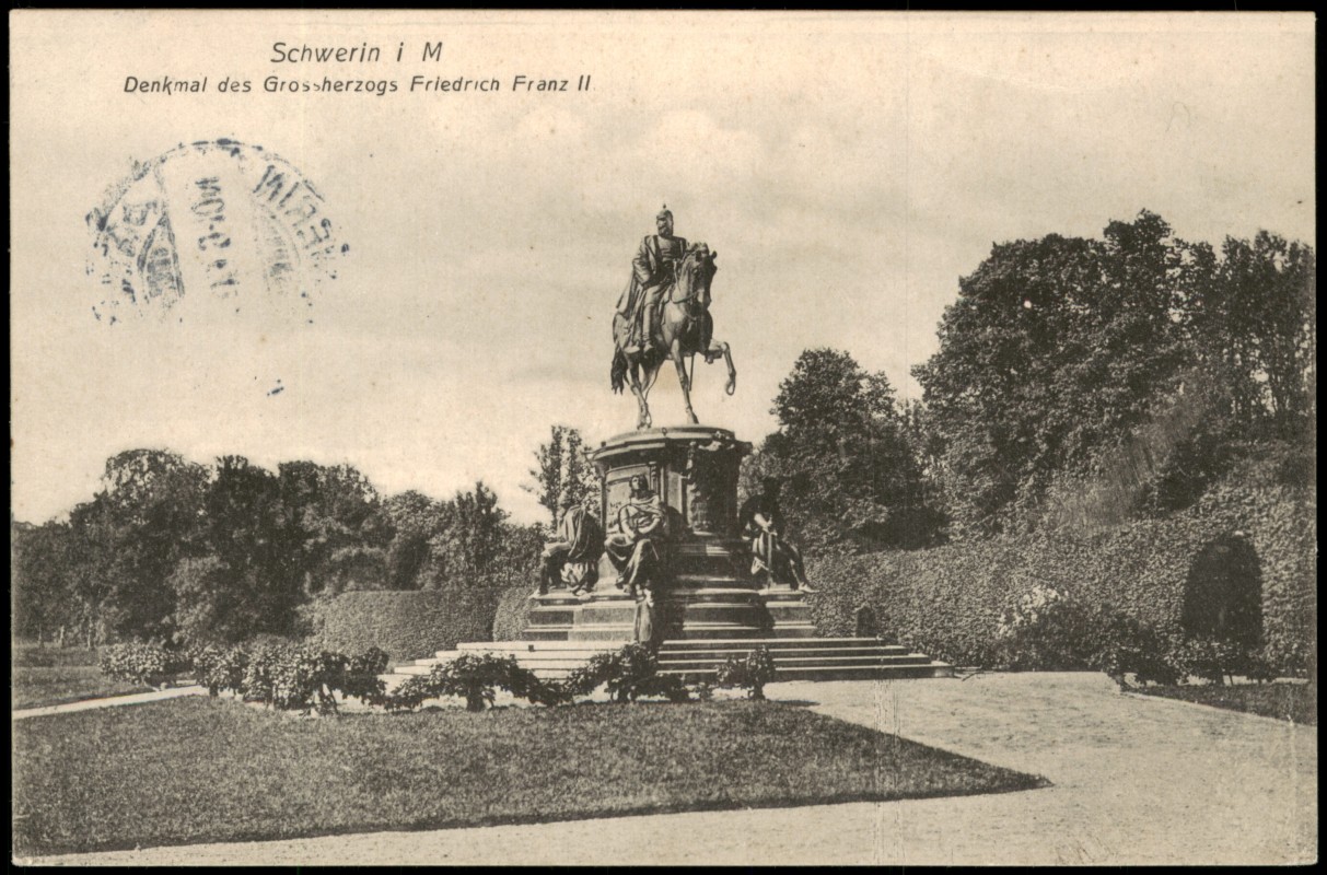 vergrößern: Bildseite historische Ansichtskarte von 1903: Denkmal des Großherzogs Friedrich Franz II.:: Schwerin