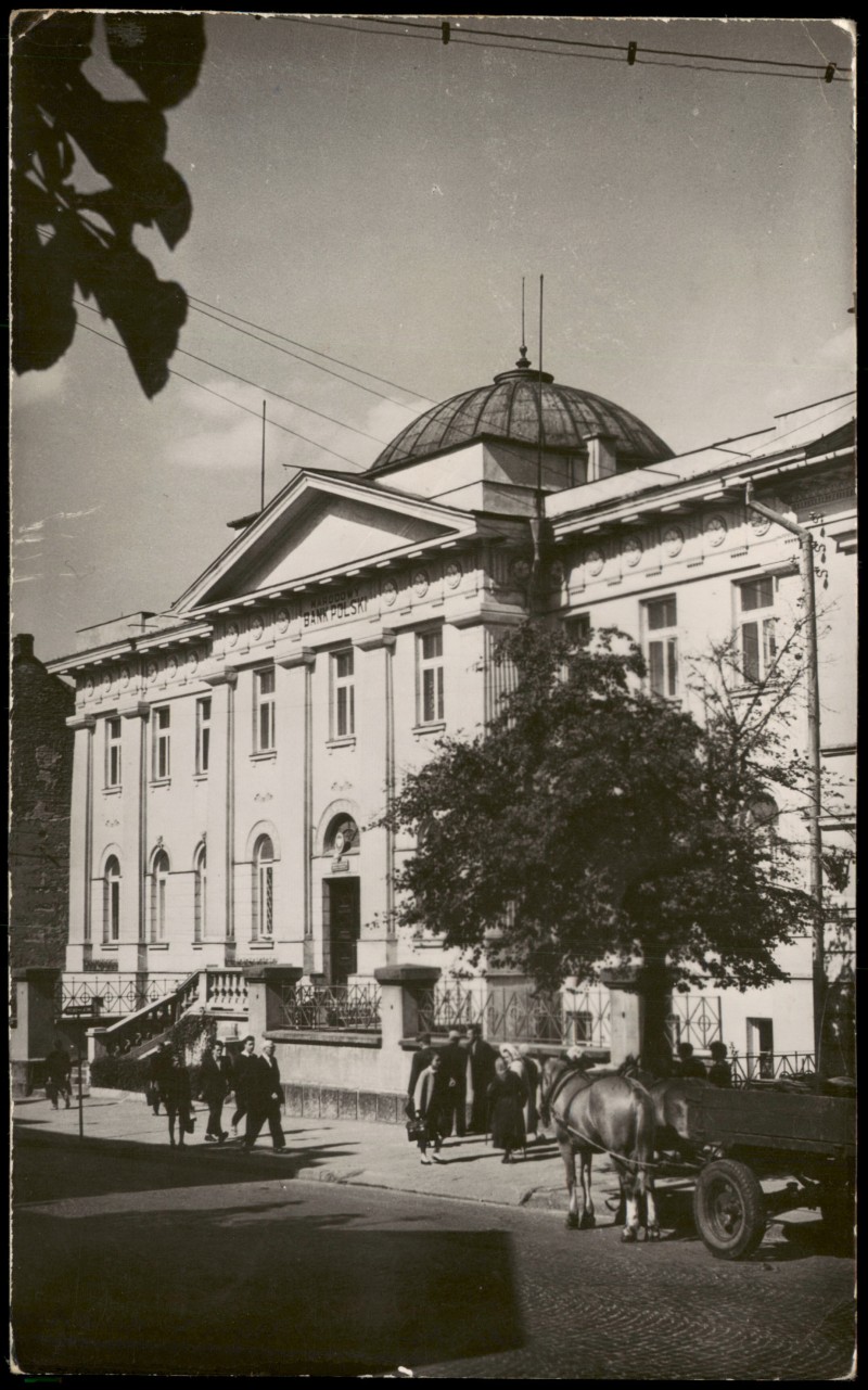 zoom: Image side vintage Postcard from 1961: Narodowy Bank Polski mit Pferdewagen:: Radom