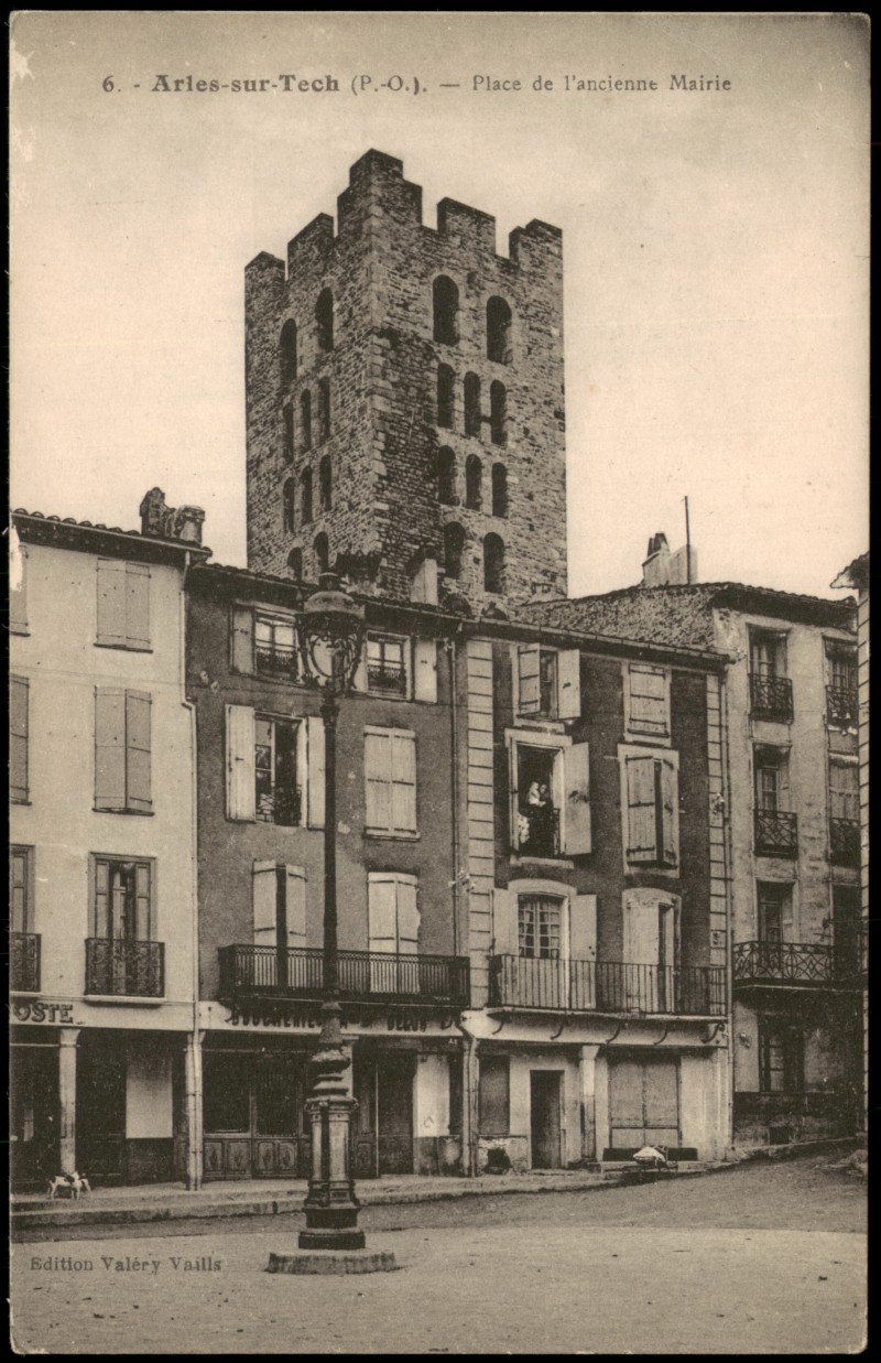 zoom: Image side vintage Postcard from 1915: Place de l