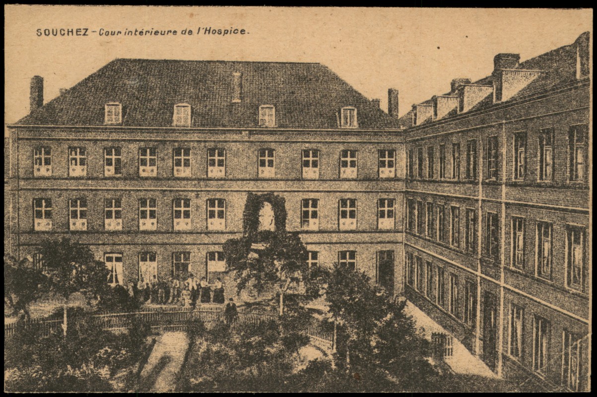 zoom: Image side vintage Postcard from 1910: Innenhof des Hospizes:: Souchez