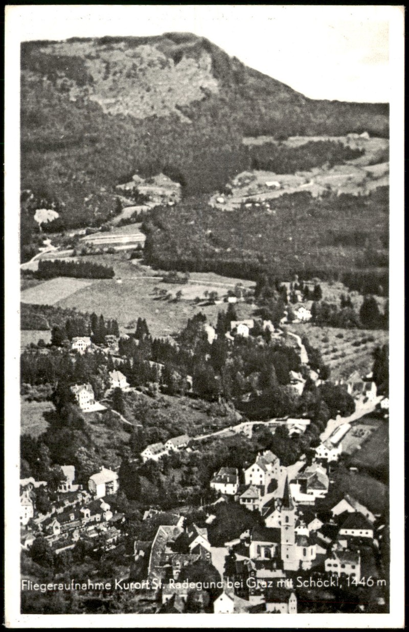 vergrößern: Bildseite historische Ansichtskarte von 1957: Fliegeraufnahme mit Schöckl:: Sankt Radegund