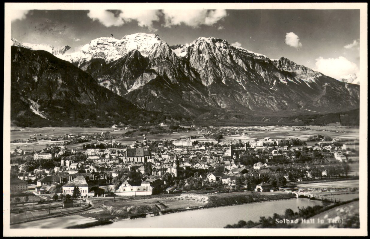 zoom: Image side vintage Postcard from 1950: Gesamtansicht mit Karwendelgebirge und Inn:: Solbad Hall