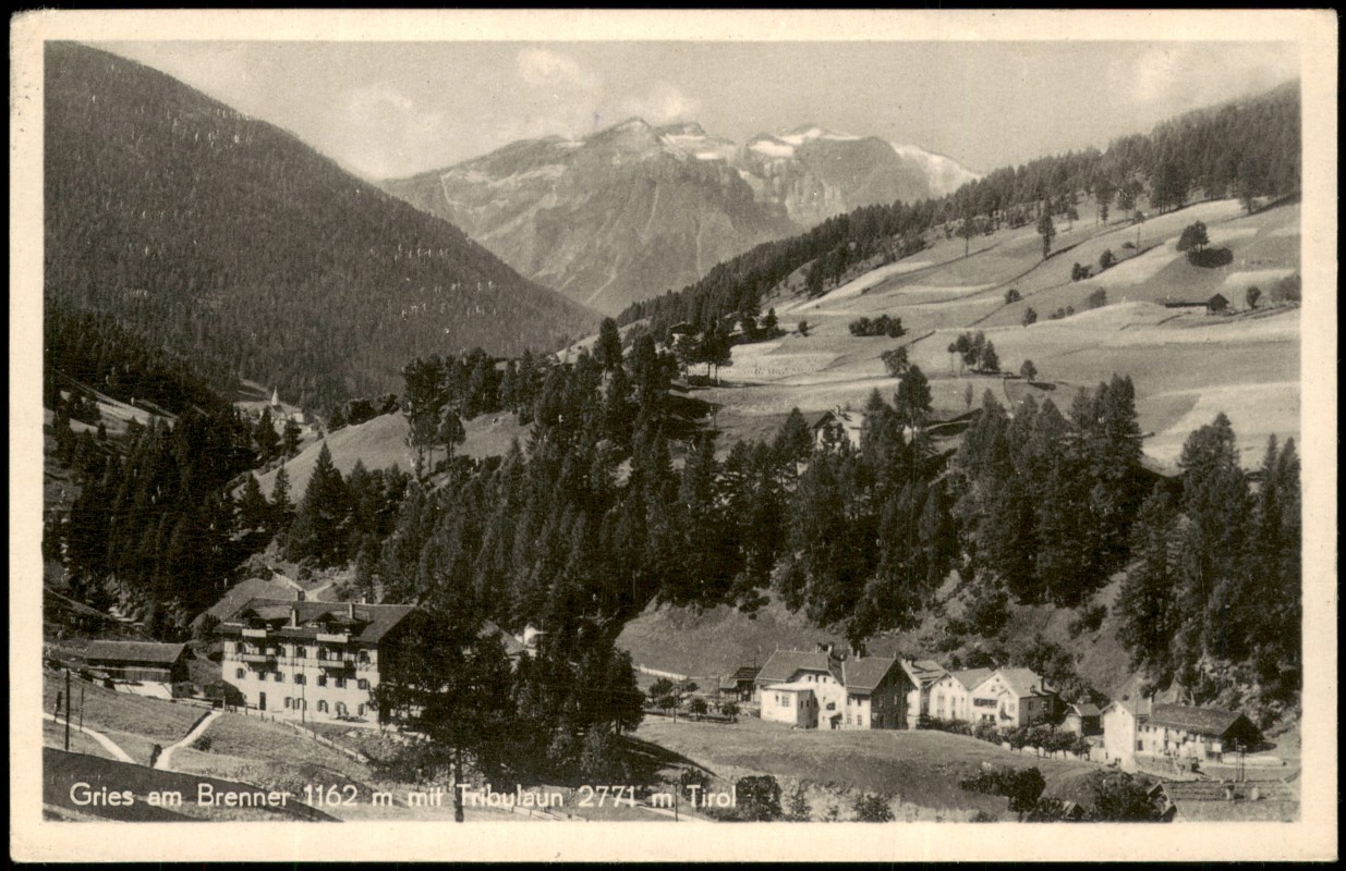 zoom: Image side vintage Postcard from 1954: Panorama-Ansicht mit Tribulaun:: Gries am Brenner
