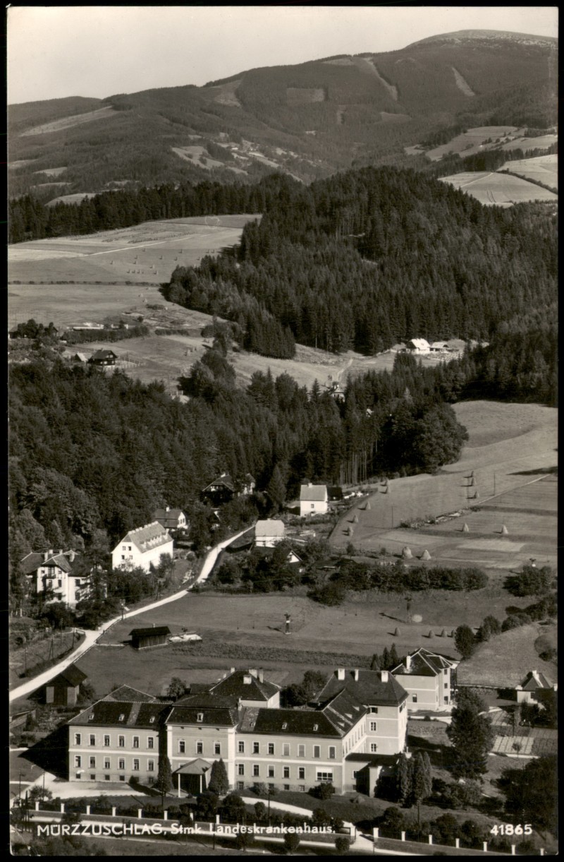 zoom: Image side vintage Postcard from 1958: Panorama Blick auf Landes-Krankenhaus:: Mürzzuschlag