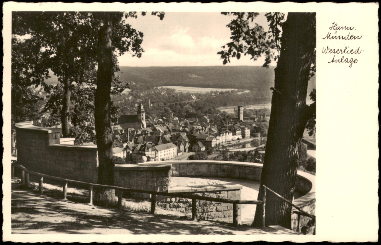 zoom: Image side vintage Postcard from 1940: Panorama-Ansicht Weserlied-Anlage:: Hann. Münden