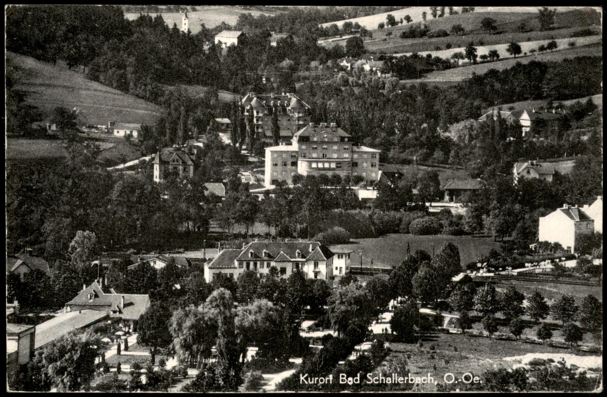 vergrößern: Bildseite historische Ansichtskarte von 1957: Panorama-Ansicht:: Bad Schallerbach