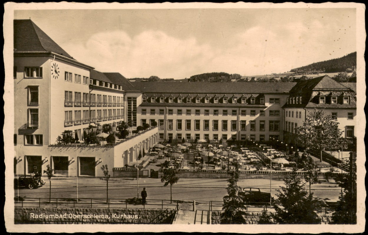vergrößern: Bildseite historische Ansichtskarte von 1936: Radiumbad Oberschlema Kurhaus Straßen Ansicht:: Oberschlema-Bad Schlema