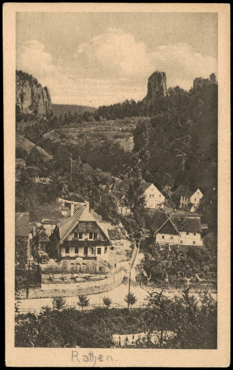 vergrößern: Bildseite historische Ansichtskarte von 1897: Deutschland - Sachsen - Rathen Ortsansicht mit Bastei:: Rathen