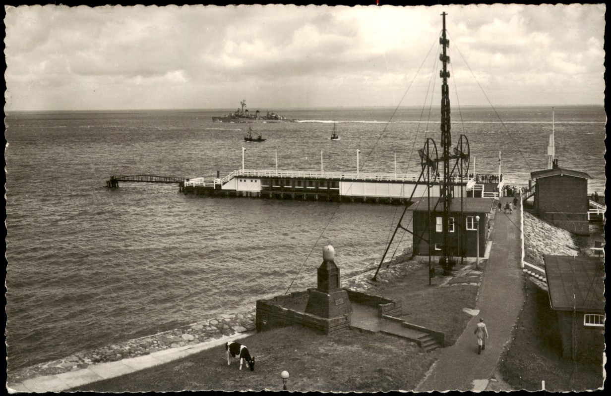 zoom: Image side vintage Postcard from 1957: Nordseeheilbad Cuxhaven, Alte Liebe - Blick vom Leuchtturm:: Cuxhaven