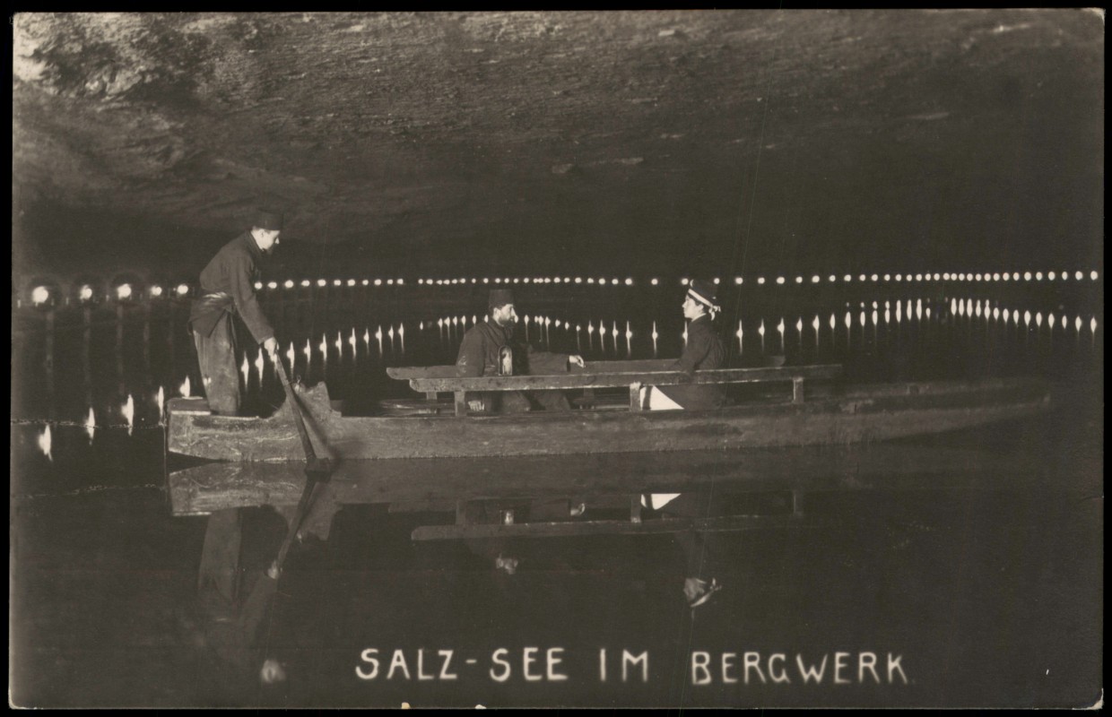 vergrößern: Bildseite historische Ansichtskarte von 1922: Salzbergwerk Boot Salzsee:: Berchtesgaden