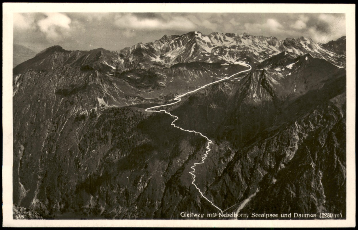 vergrößern: Bildseite historische Ansichtskarte von 1940: Gleitweg mit Nebelhorn, Seealpsee und Daumen:: Oberstdorf (Allgäu)