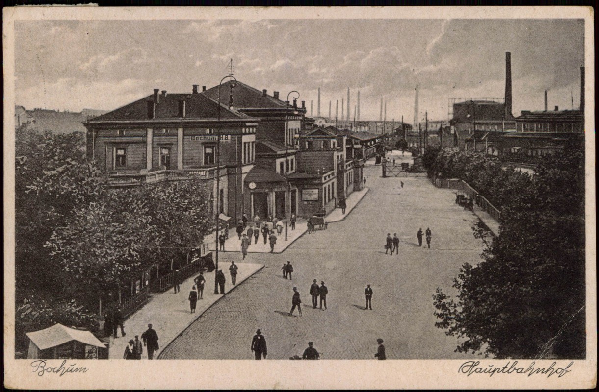 zoom: Image side vintage Postcard from 1943: Bahnhof und Industrieanlagen:: Bochum