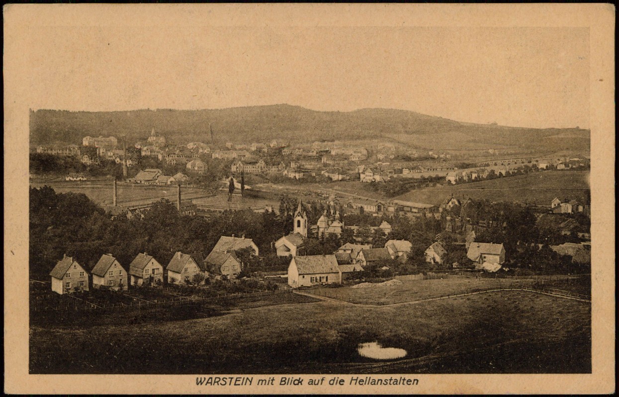 zoom: Image side vintage Postcard from 1920: mit Blick auf die Heilanstalten:: Warstein