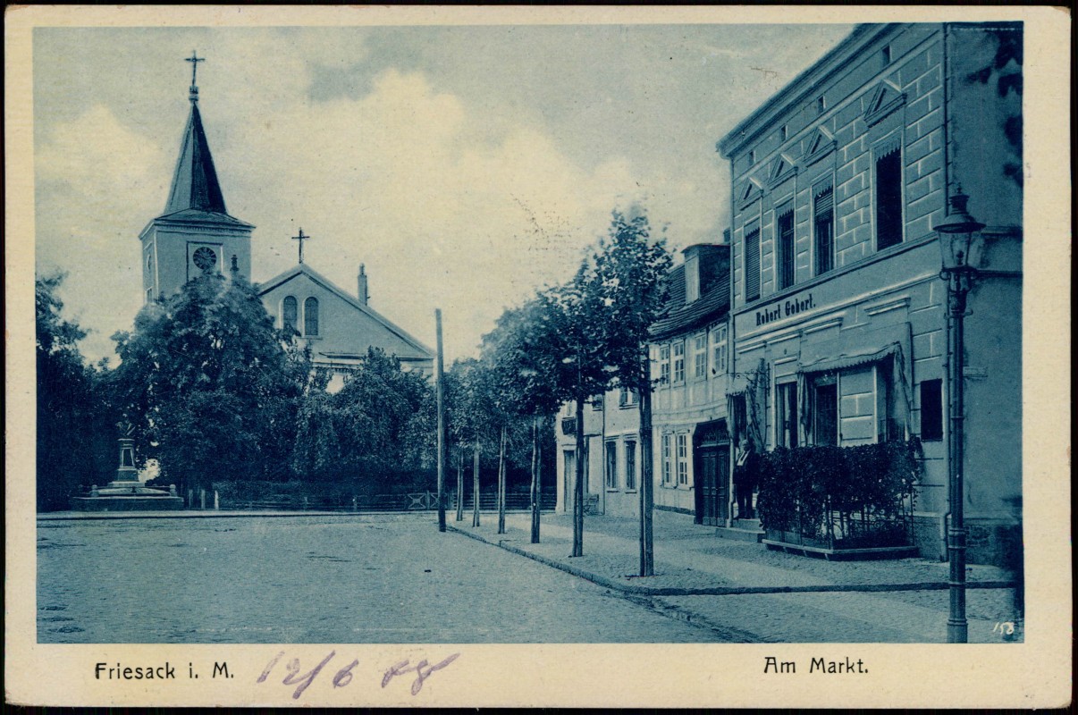 zoom: Image side vintage Postcard from 1908: Am Markt - Gasthaus:: Friesack (Mark)
