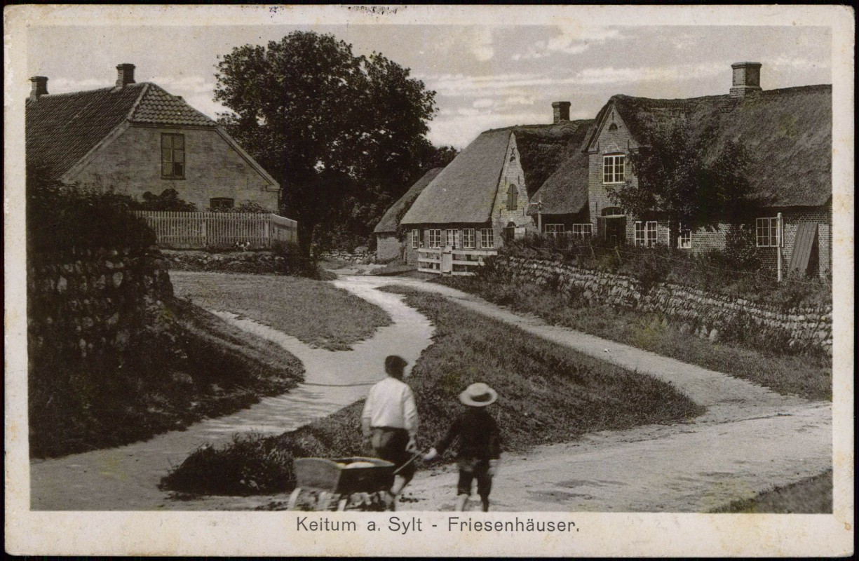 zoom: Image side vintage Postcard from 1918: Kinder mit Bollerwagen Friesenhäuser Sylt:: Keitum (Sylt)