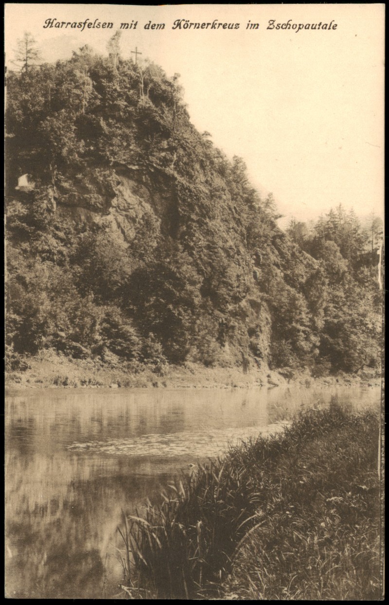zoom: Image side vintage Postcard from 1915: Harrasfelsen mit dem Körnerkreuz im Zschopautale:: Frankenberg (Sachsen)