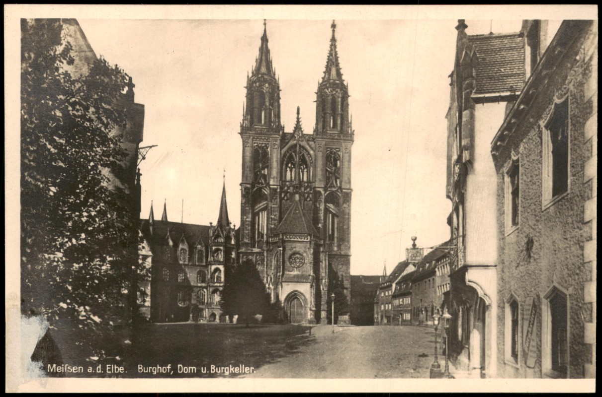 zoom: Image side vintage Postcard from 1929: Burghof, Dom u. Burgkeller - Fotokarte:: Meissen