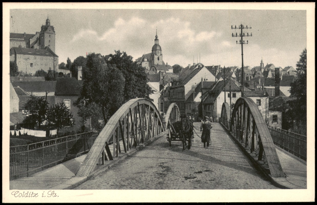 zoom: Image side vintage Postcard from 1928: Fuhrwerk auf Brücke - Stadt:: Colditz