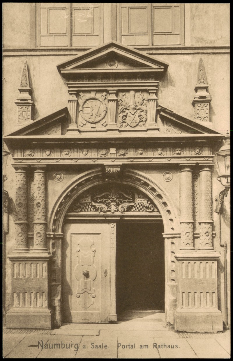 vergrößern: Bildseite historische Ansichtskarte von 1912: Portal am Rathaus:: Naumburg (Saale)