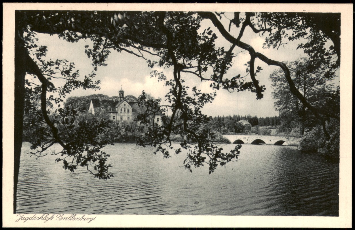 zoom: Image side vintage Postcard from 1928: Jagdschloss und Brücke:: Grillenburg-Tharandt