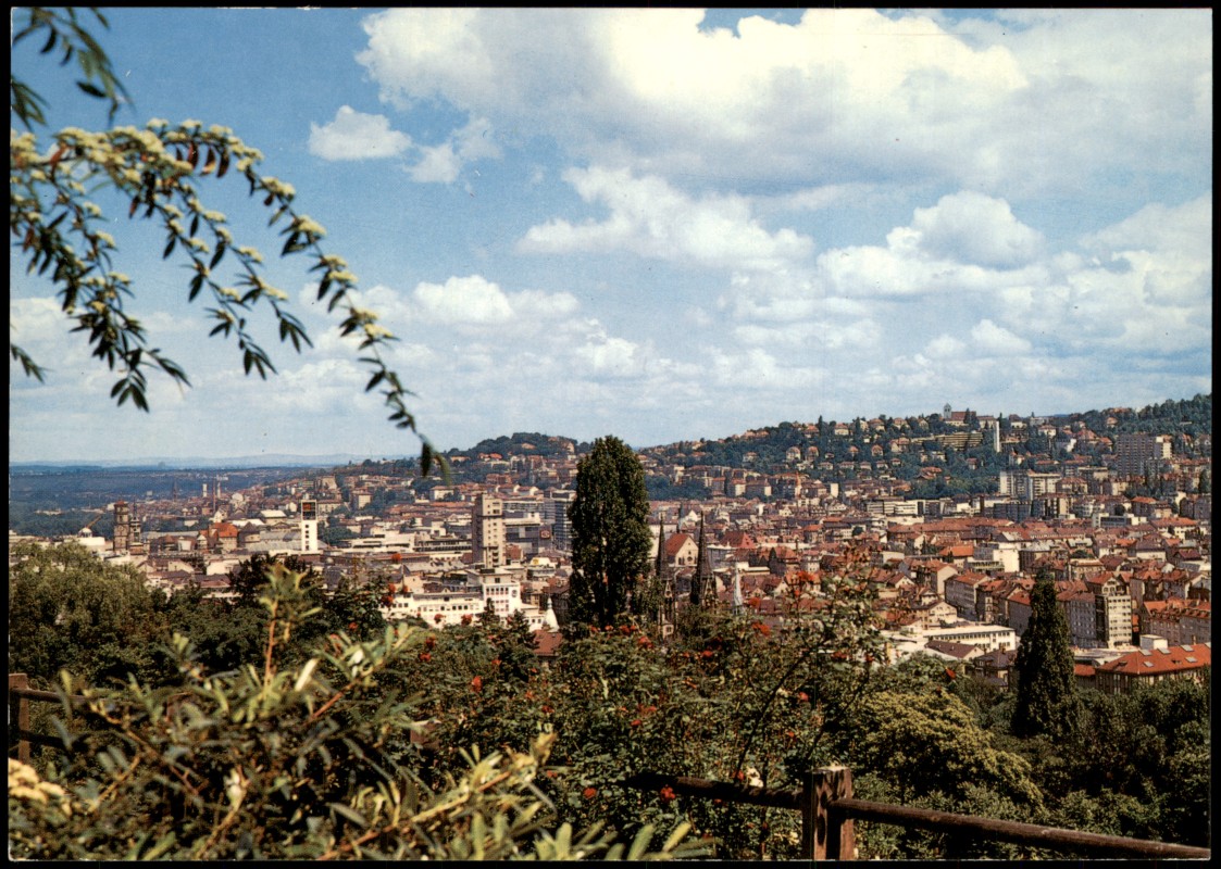 vergrößern: Bildseite historische Ansichtskarte von 1970: Panorama-Ansicht Blick von der Karlshöhe:: Stuttgart