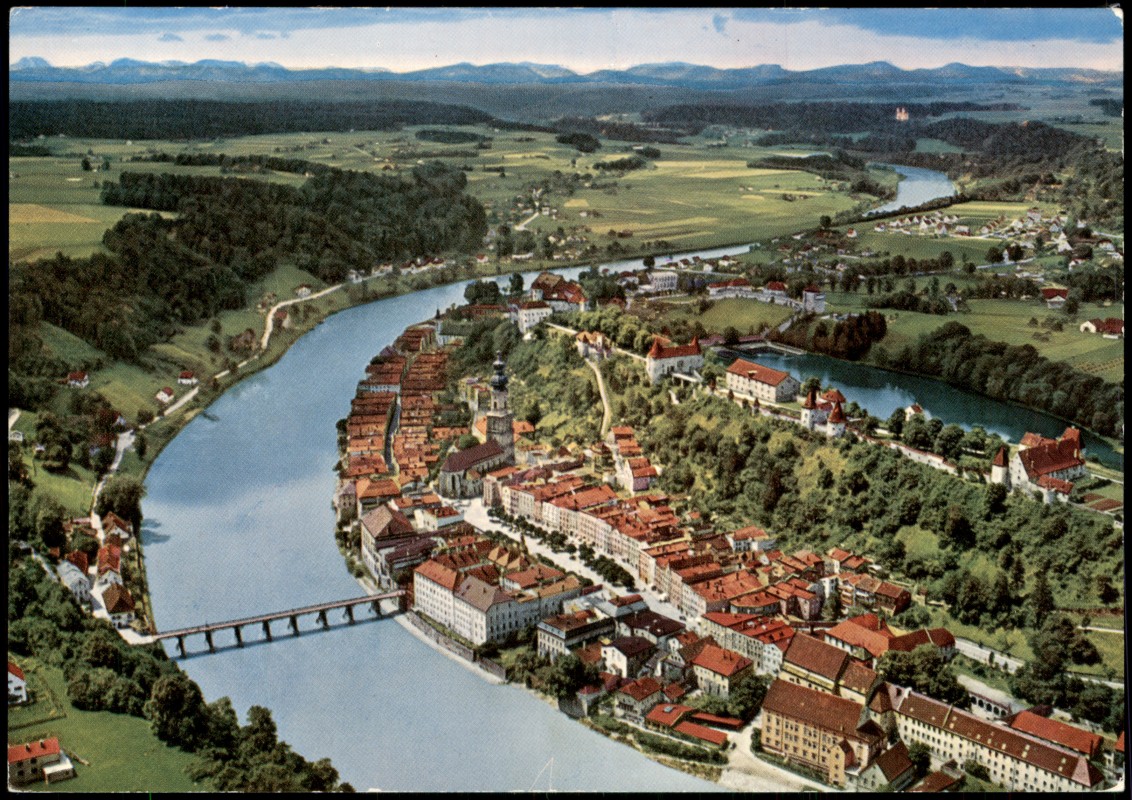 vergrößern: Bildseite historische Ansichtskarte von 1970: Luftbild Luftaufnahme:: Burghausen a.d.S.